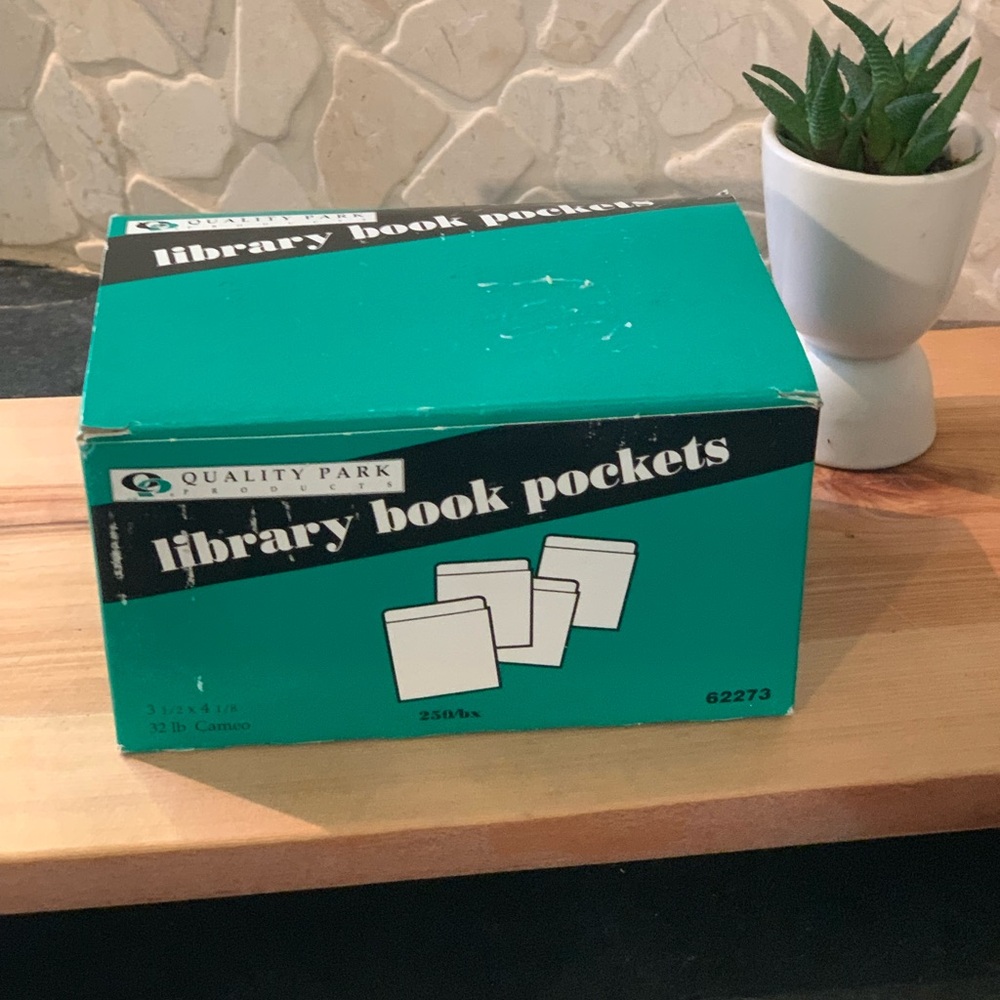 QUALITY PARK | Old Style Library Book Pockets